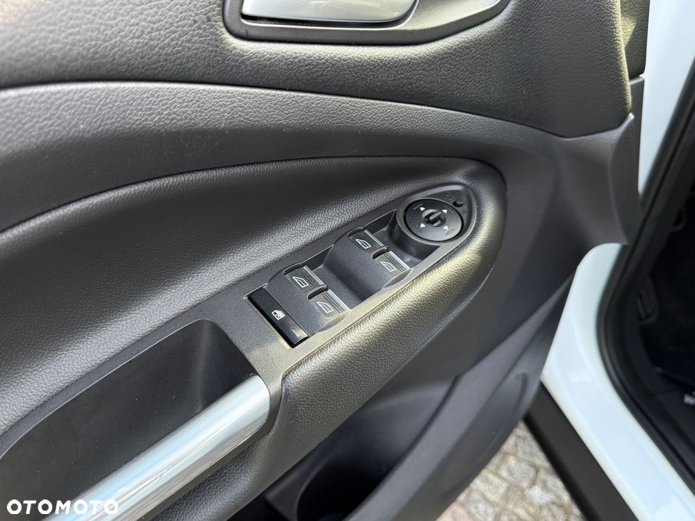 Ford Kuga 2.0 TDCi 4x4 Titanium - 25