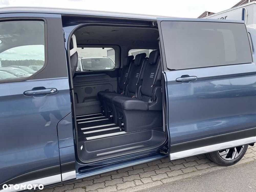 Ford Tourneo Custom - 9
