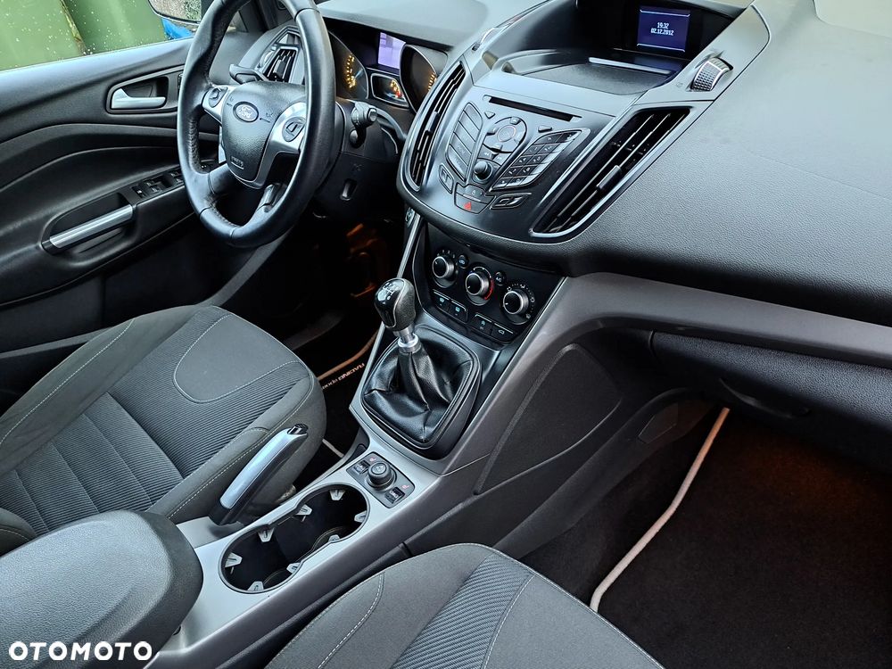 Ford Kuga 1.6 EcoBoost 2x4 Trend - 21