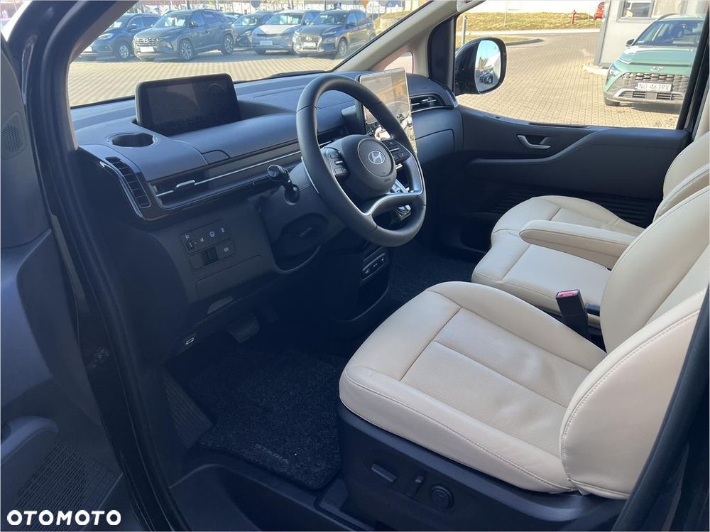 Hyundai Staria - 11