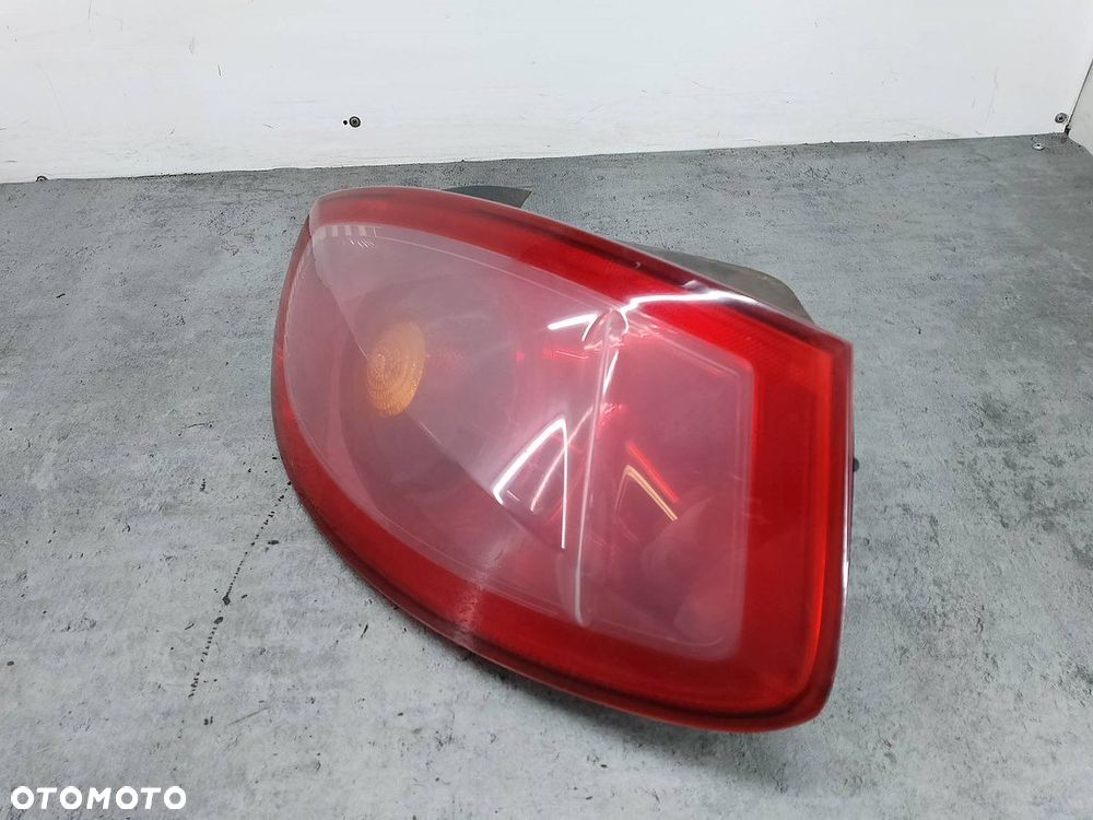 LAMPA TYLNA PRAWA FIAT BRAVO II 27272501 HATCHBACK - 3