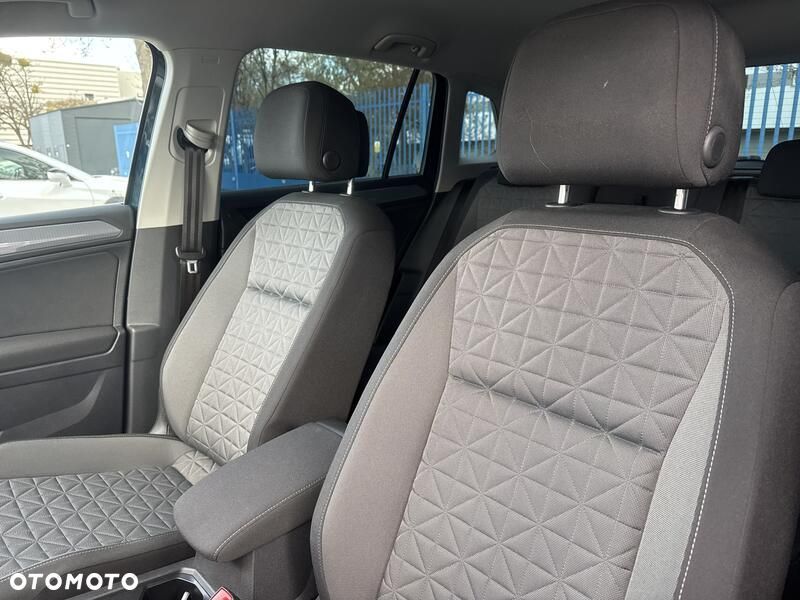 Volkswagen Tiguan - 16