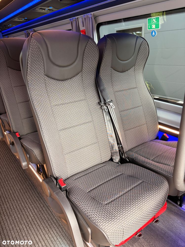 Mercedes-Benz Sprinter 519 - 18