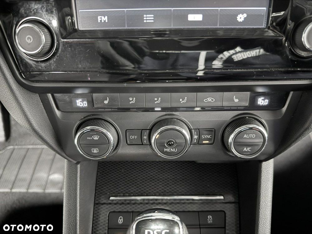 Skoda Octavia 2.0 TDI RS Challenge DSG - 33