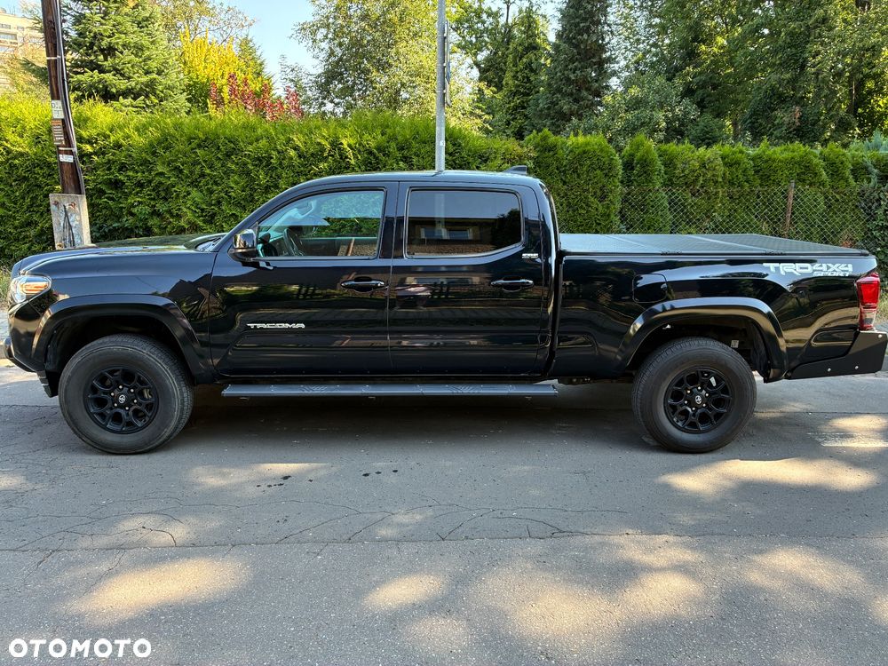 Toyota Tacoma - 4