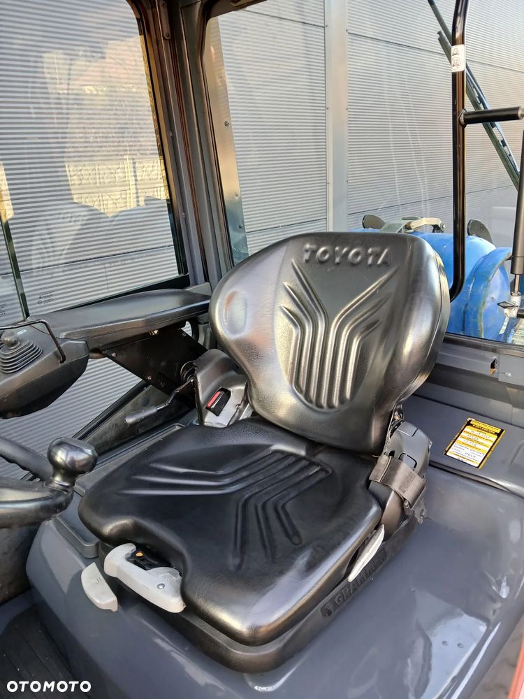 Toyota 02-8FGF15 - 8