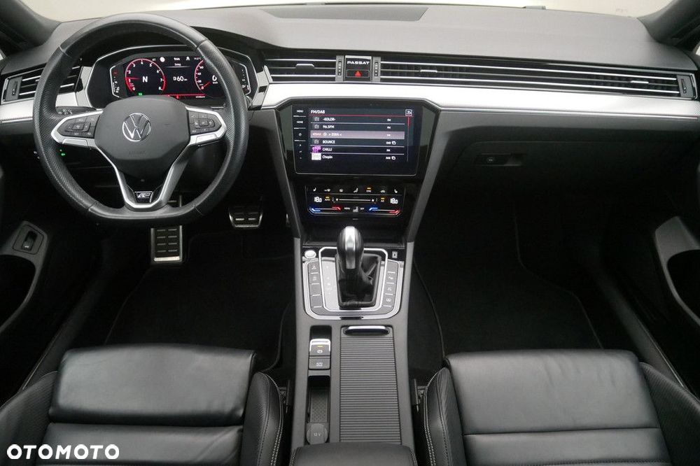 Volkswagen Passat - 8