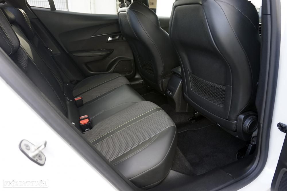 Peugeot 2008 1.2 PureTech GT Line - 4