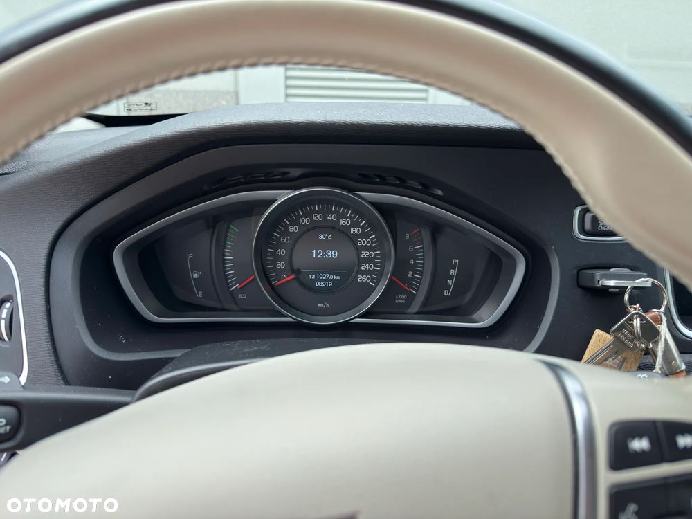 Volvo V40 T3 Drive-E Momentum - 8