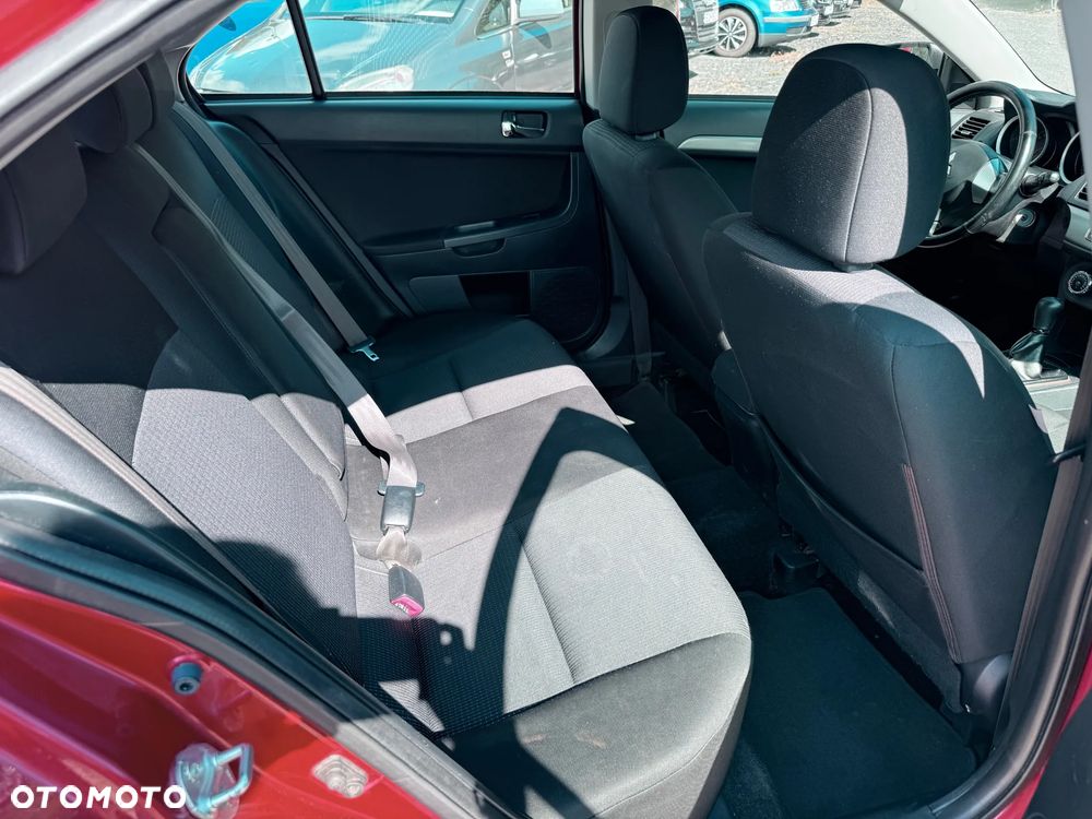 Mitsubishi Lancer 1.5 - 24