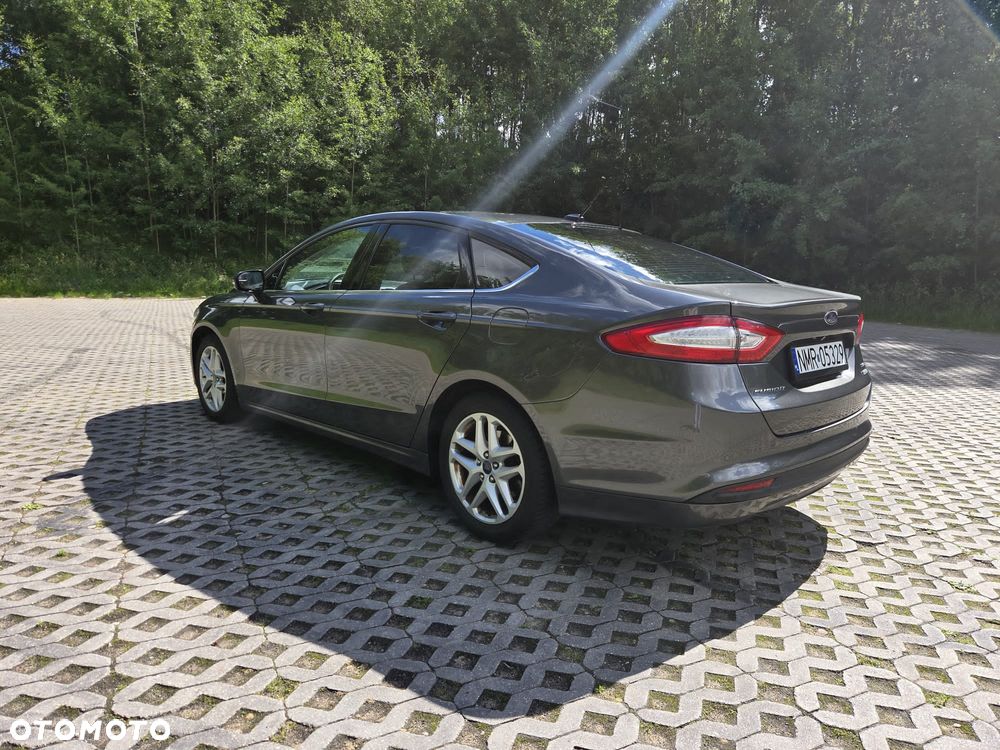 Ford Fusion - 4
