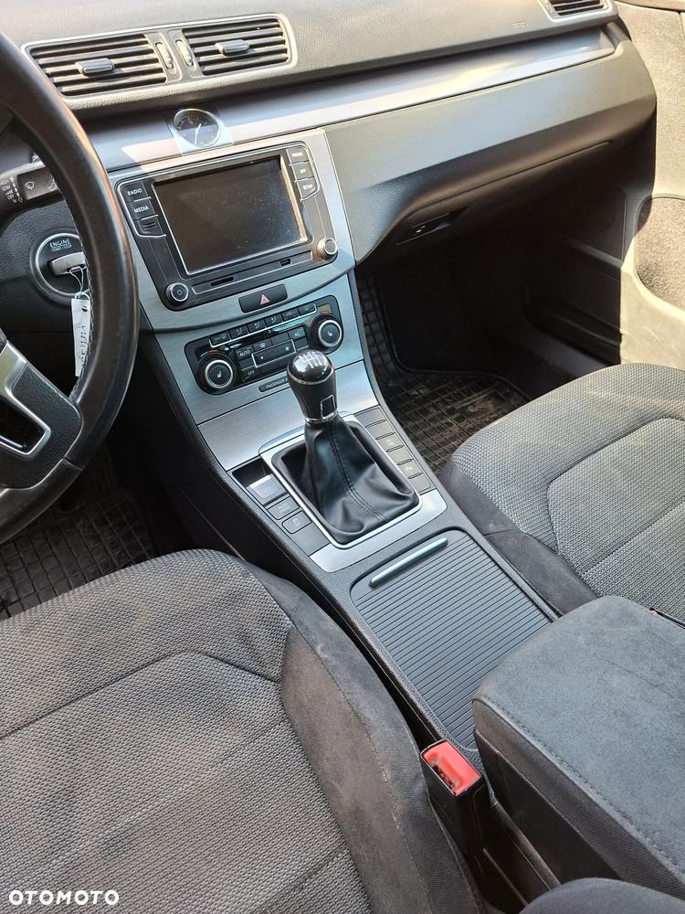 Volkswagen Passat 2.0 TDI DPF Comfortline - 25