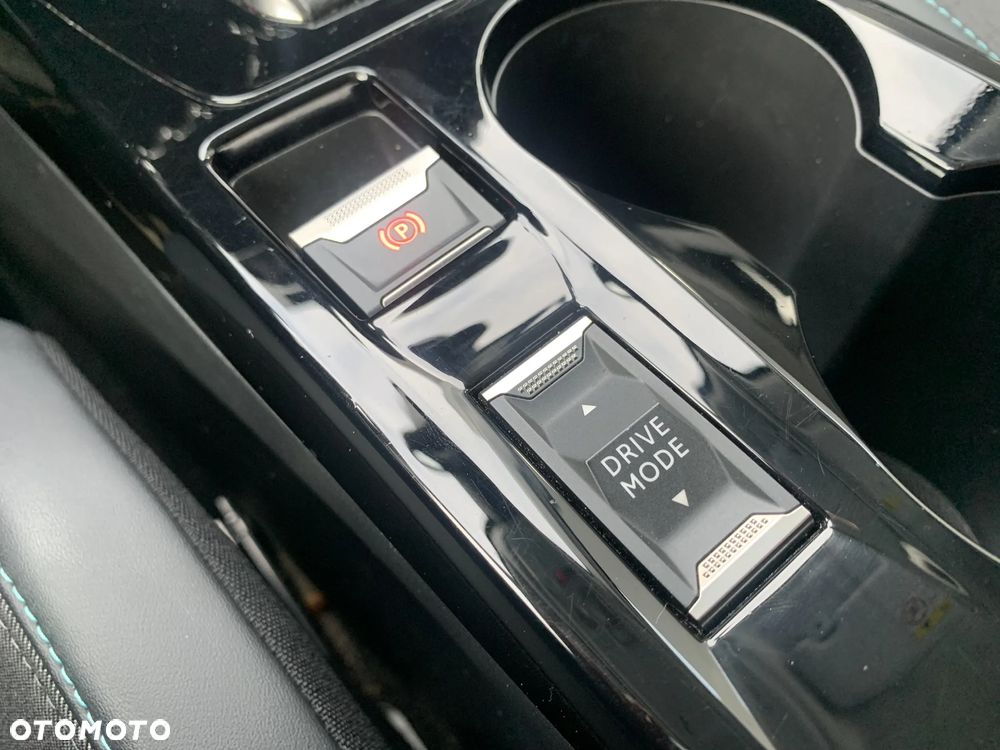 Peugeot 2008 PureTech 130 Allure S&S EAT8 - 19