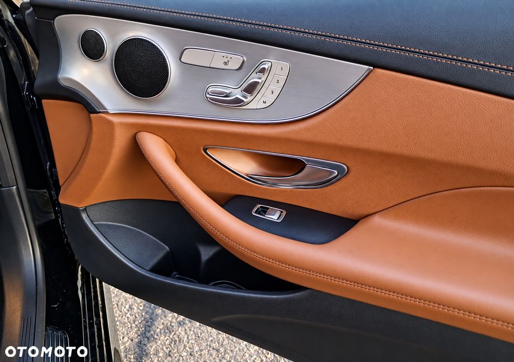 Mercedes-Benz Klasa E 220 d 4-Matic 9G-TRONIC - 11