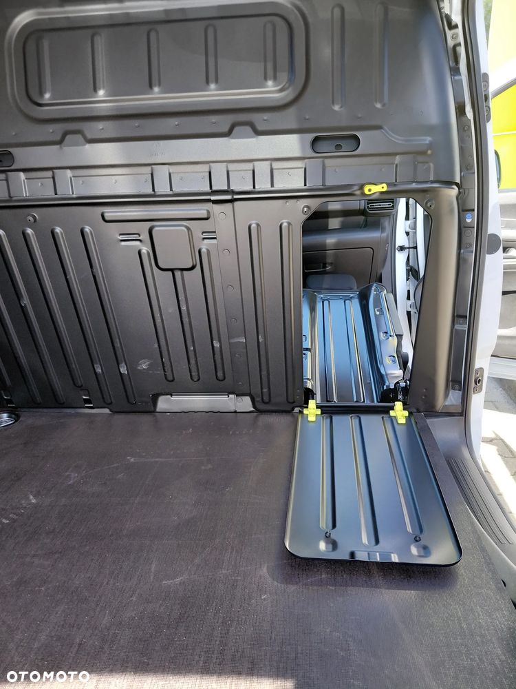 Opel COMBO CARGO XL 130KM A/T - Pojazd Demonstracyjny - 11