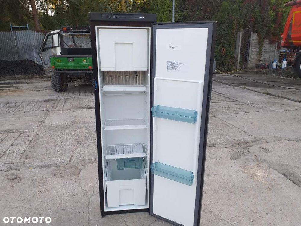 Duża Lodówka THETFORD 12V 230V Gaz Auto - 2