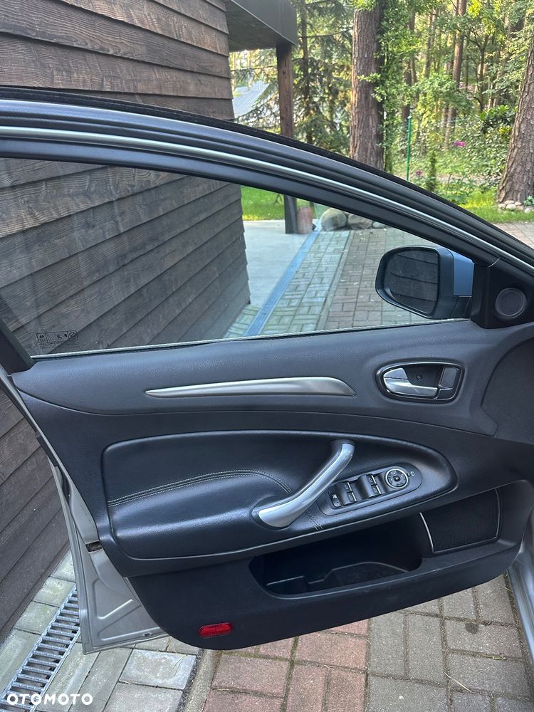 Ford Mondeo - 12