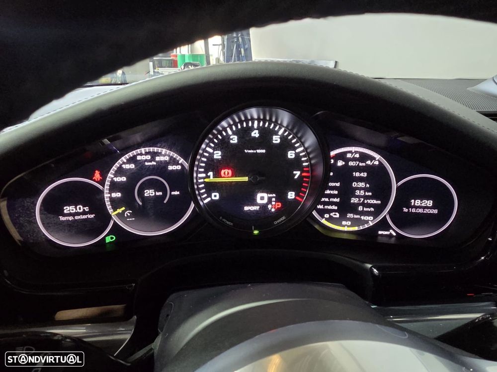 Porsche Panamera 4 E-Hybrid Executive - 12