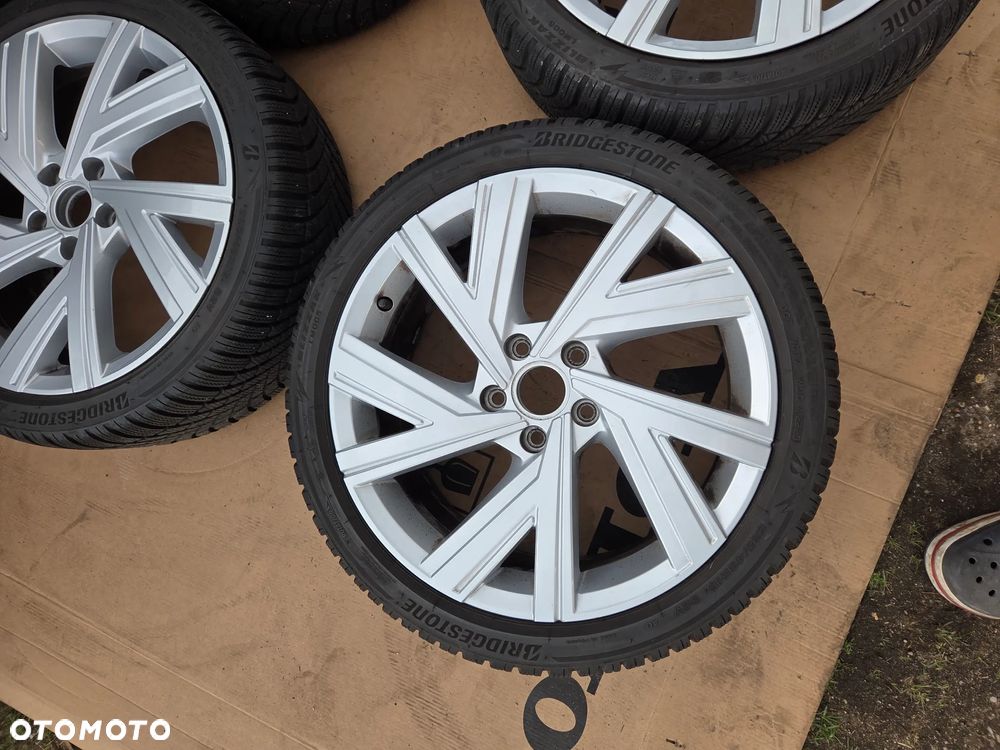 Felgi koła zimowe VW Golf VIII 8 18 Cali Bergamo 225/40R18 92V AO 5H0601025M 7.5Jx18H2 ET 51 5H0601025AB DOT 2223 2023 Rok - 5