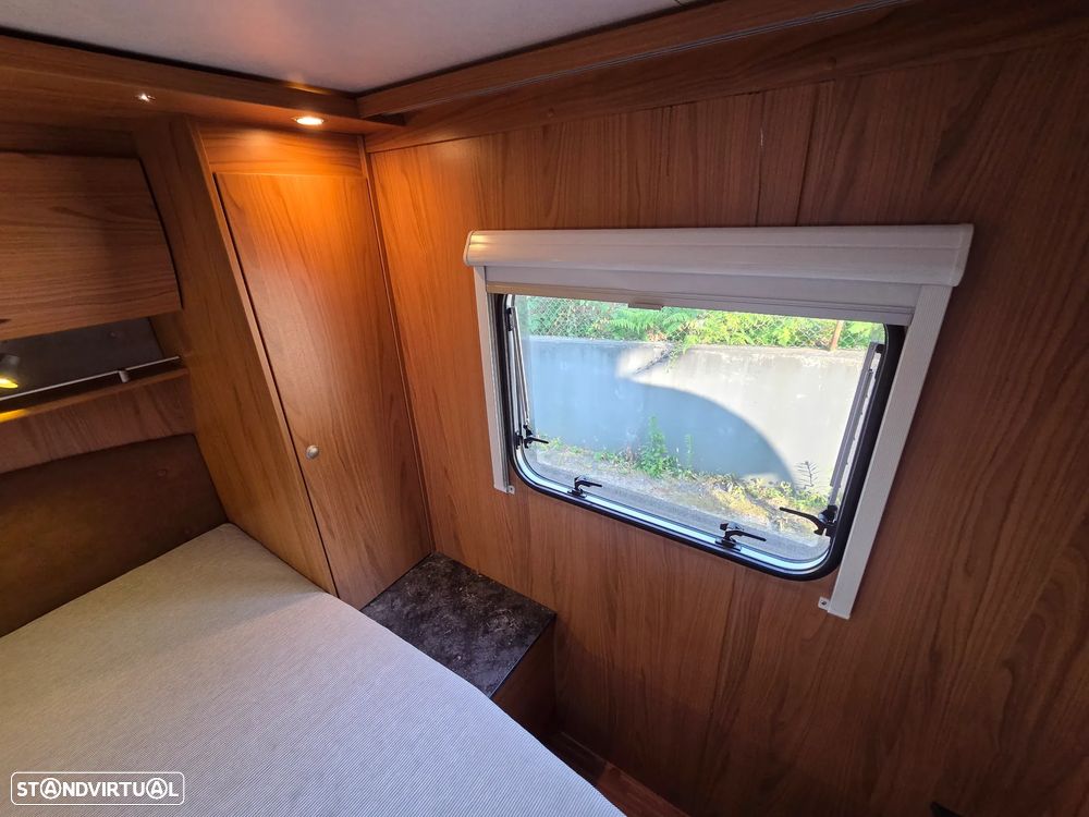 Burstner Aviano 725i cama central - 9