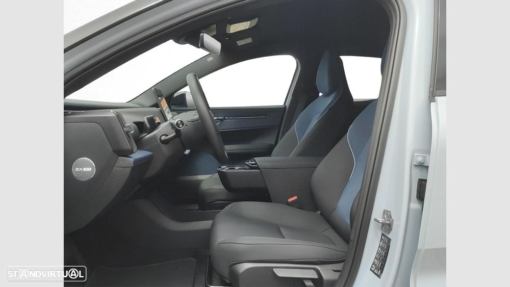 Volvo EX30 69 kWh Single Motor Extended Range Plus - 11