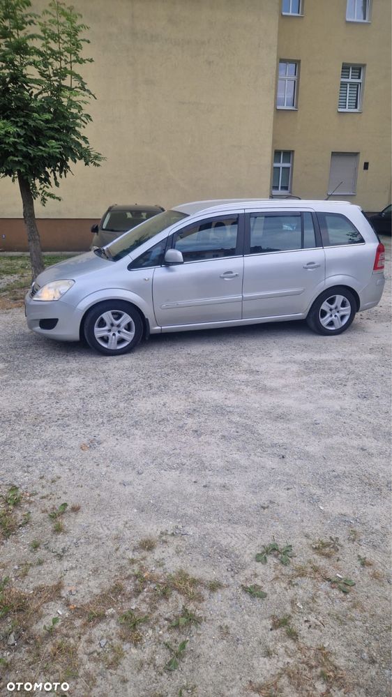 Opel Zafira - 2