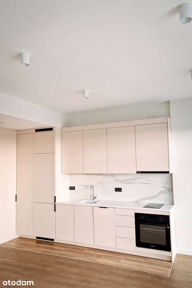 Bezpośrednio. Prestiżowy apartament  w Towarowa Towers