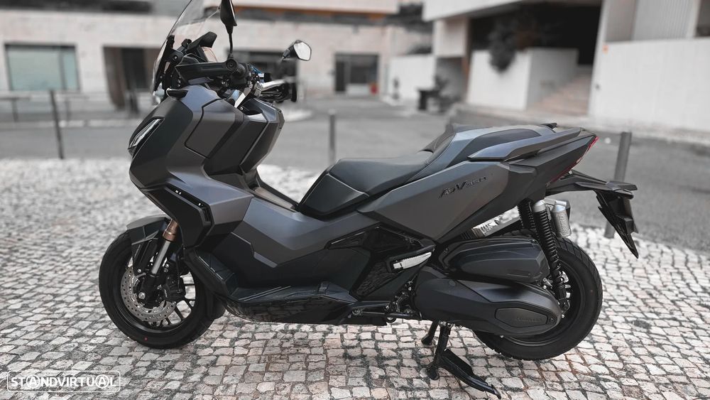 Honda ADV 350A - 1