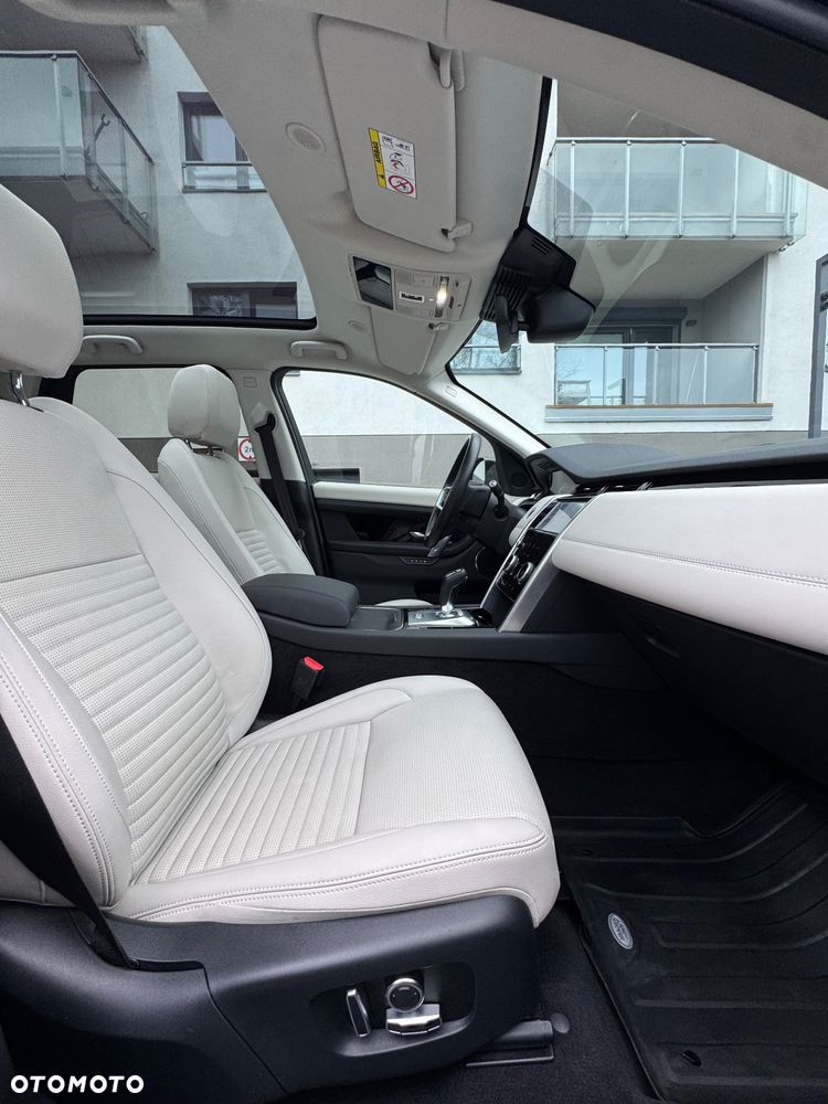 Land Rover Discovery Sport - 12