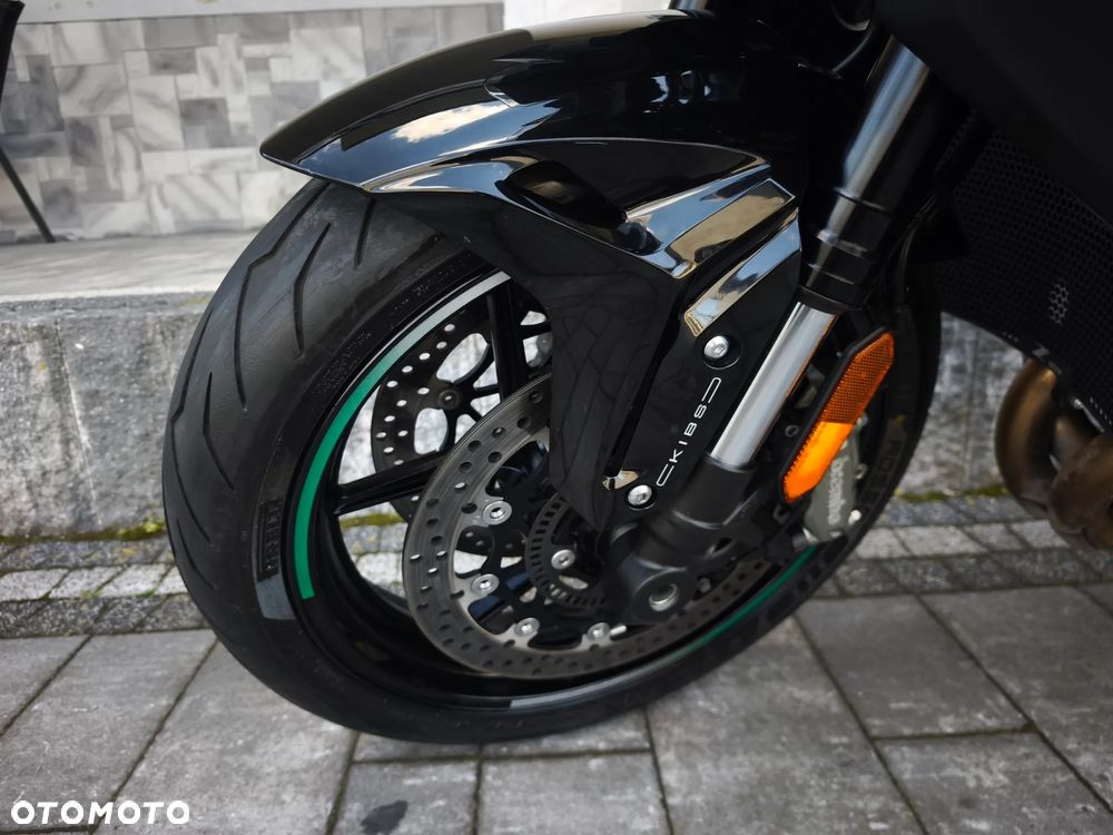 Kawasaki H2 - 28