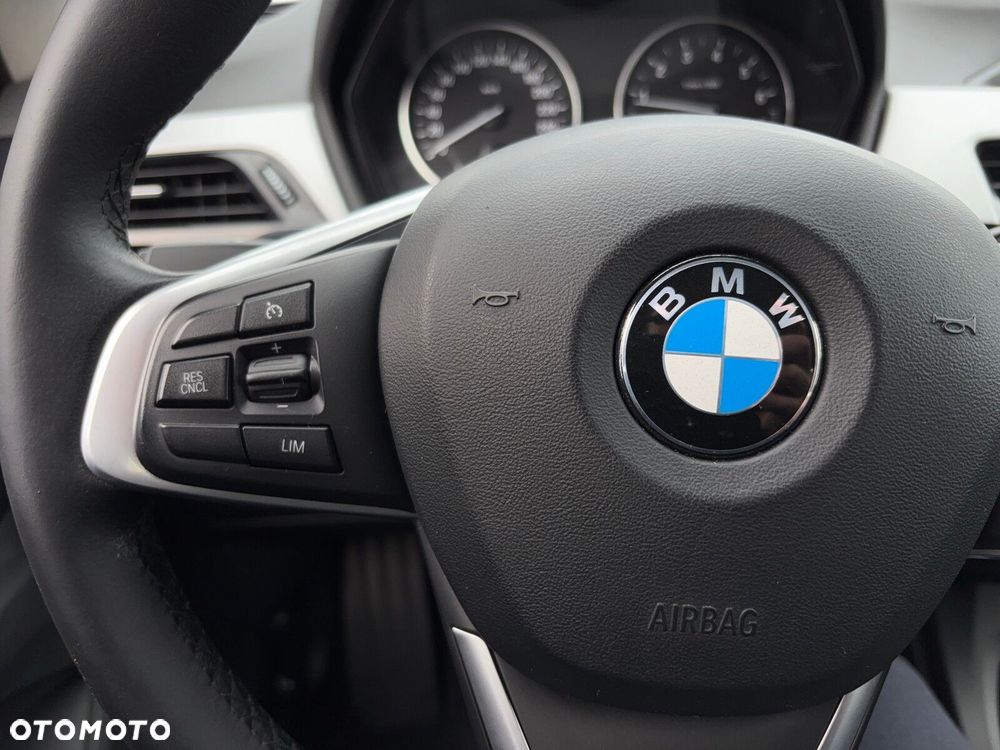 BMW X1 xDrive20i Advantage - 13