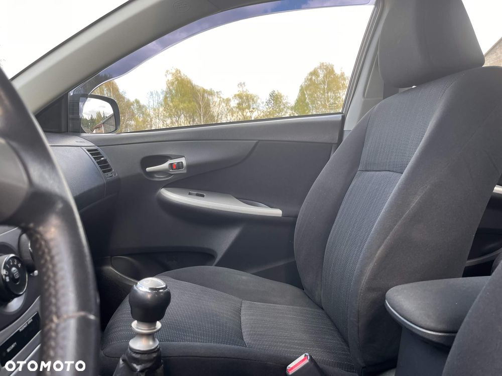 Toyota Corolla 1.6 Terra - 11