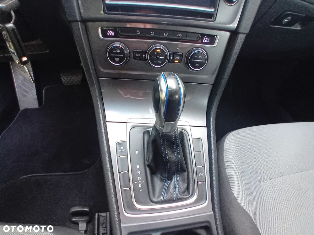 Volkswagen Golf - 21