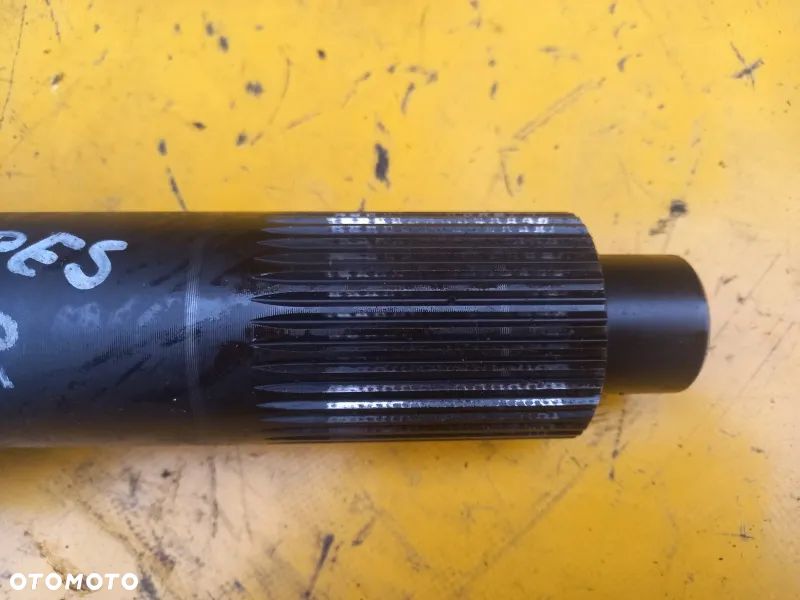 Półoś wewnętrzna prawa Claas Ares 697 - 2