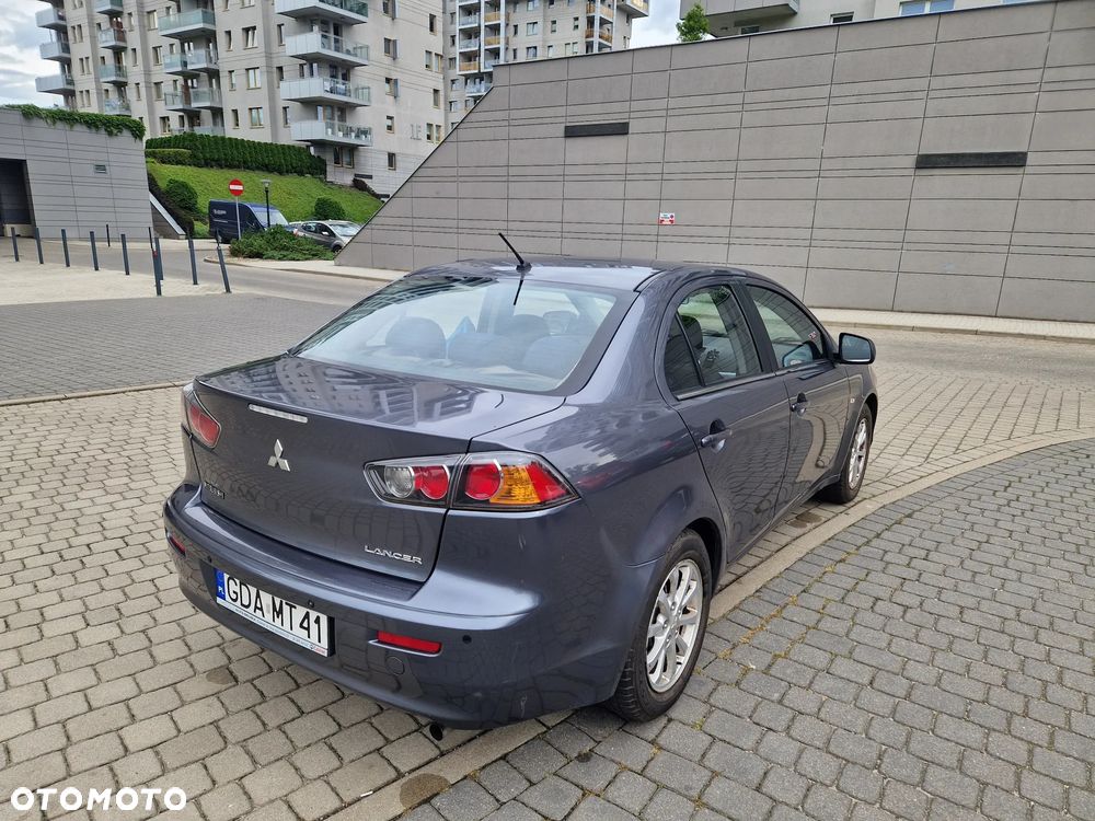 Mitsubishi Lancer 1.6 Invite - 1