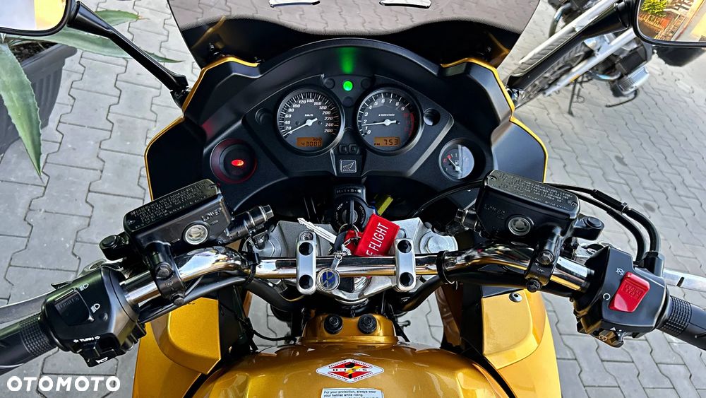 Honda CBF - 8