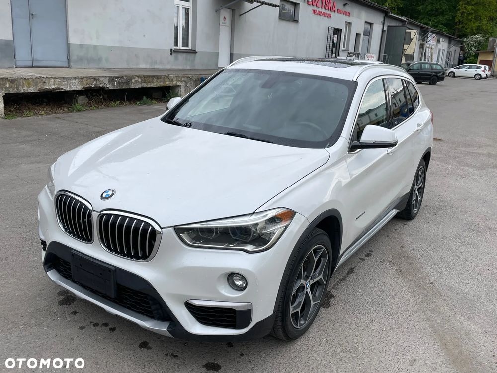 BMW X1 xDrive28i xLine - 3