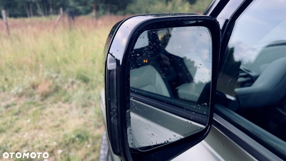 Land Rover Defender - 39