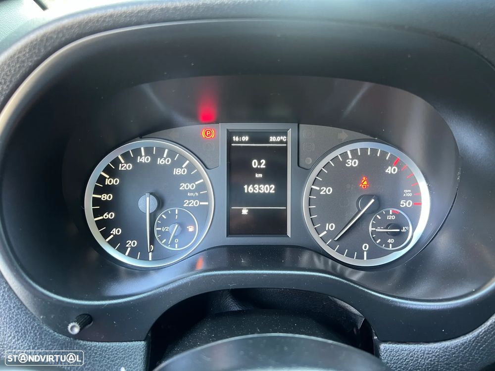 Mercedes-Benz 116 Extra Longa - 2