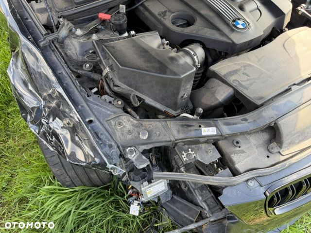 BMW Seria 3 320d xDrive - 23