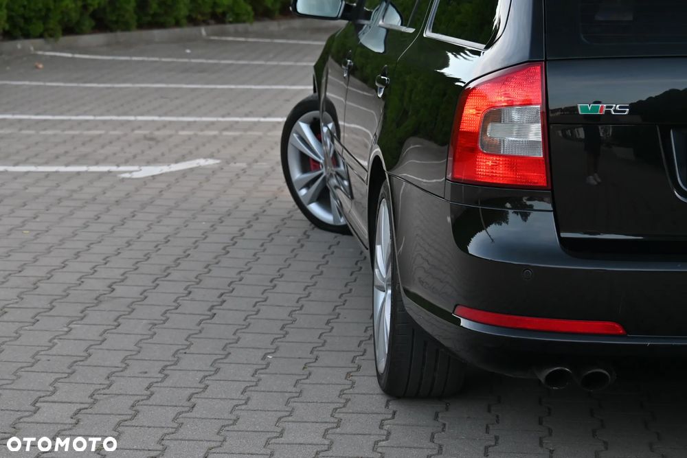Skoda Octavia 2.0 TSI DSG RS - 18