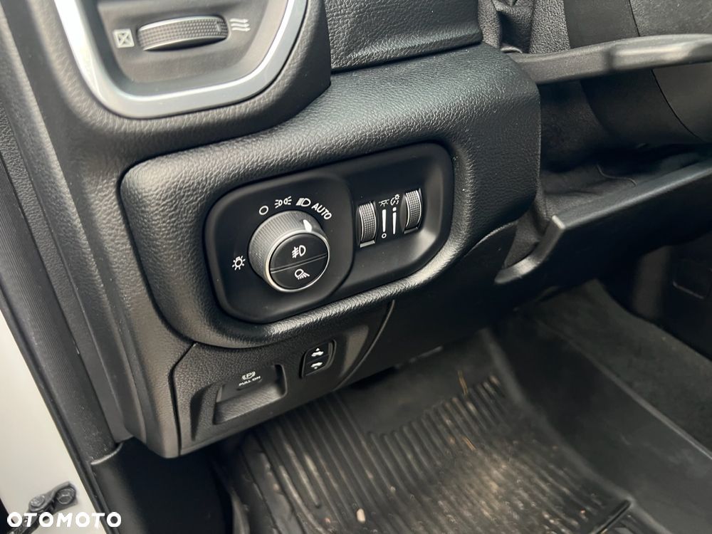 RAM 1500 Crew Cab Laramie - 25