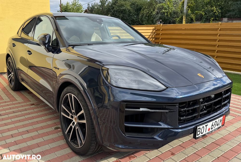 Porsche Cayenne Coupe E-Hybrid - 28