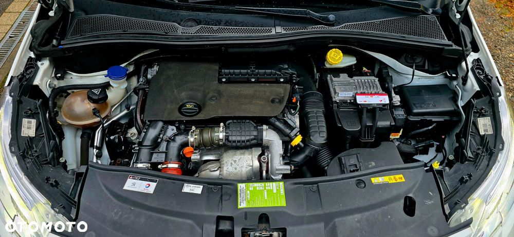 Peugeot 2008 1.6 BlueHDi Allure - 29