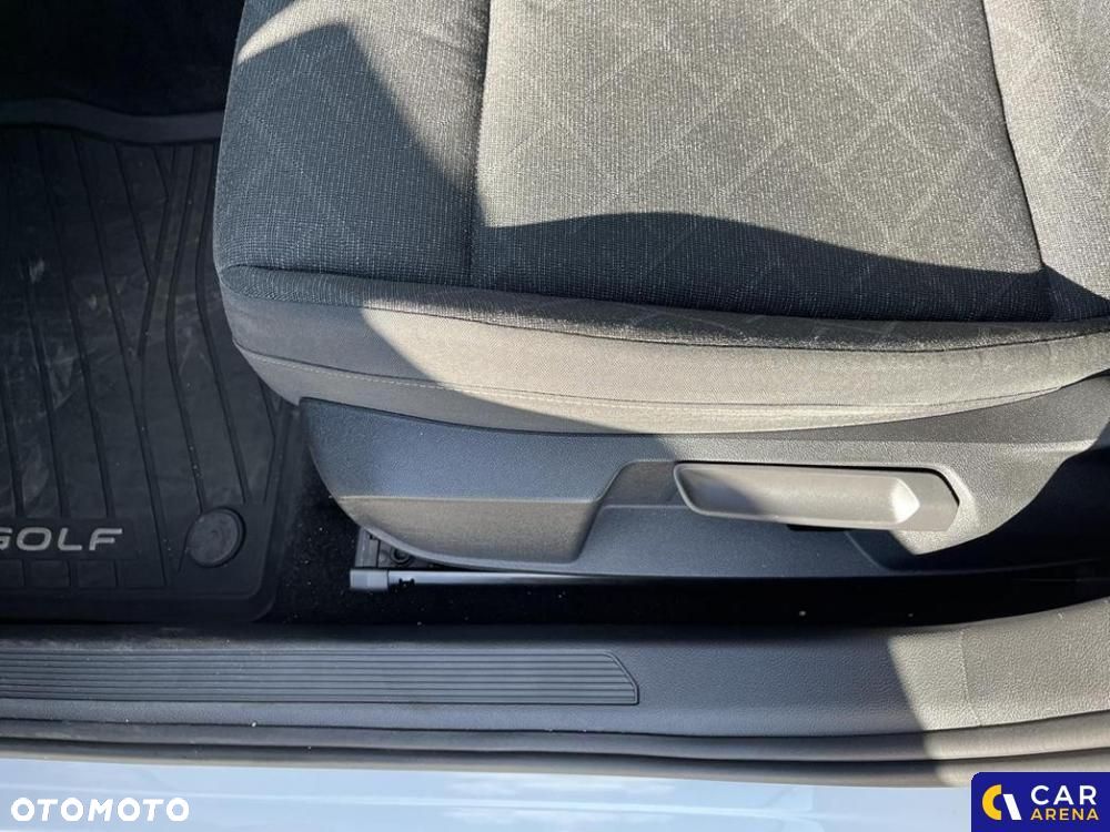 Volkswagen Golf - 18