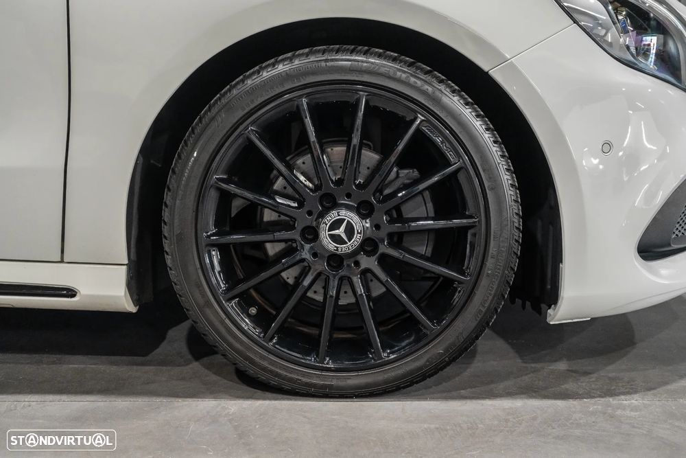 Mercedes-Benz A 180 AMG Line - 45