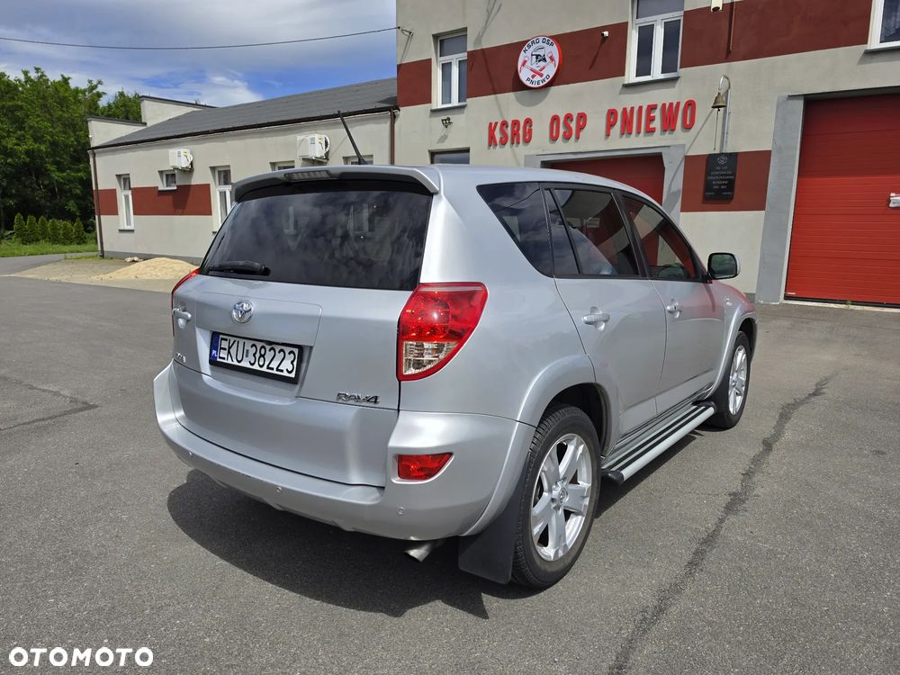 Toyota RAV4 2.2 D-4D X - 3