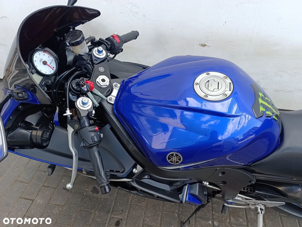 Yamaha R6 - 11