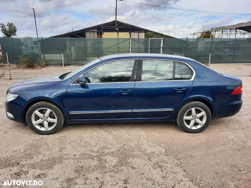 Skoda Superb 2.0 TDI DSG Comfort - 4