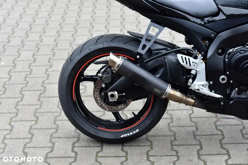 Suzuki GSX-R - 11